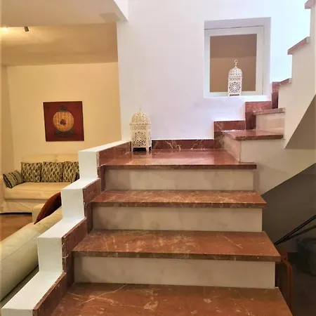 Pialmont House *